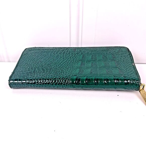 Anne Klein Wallet Women's Green Leather Crocodile Zip Around Gold Charm - Picture 13 of 13